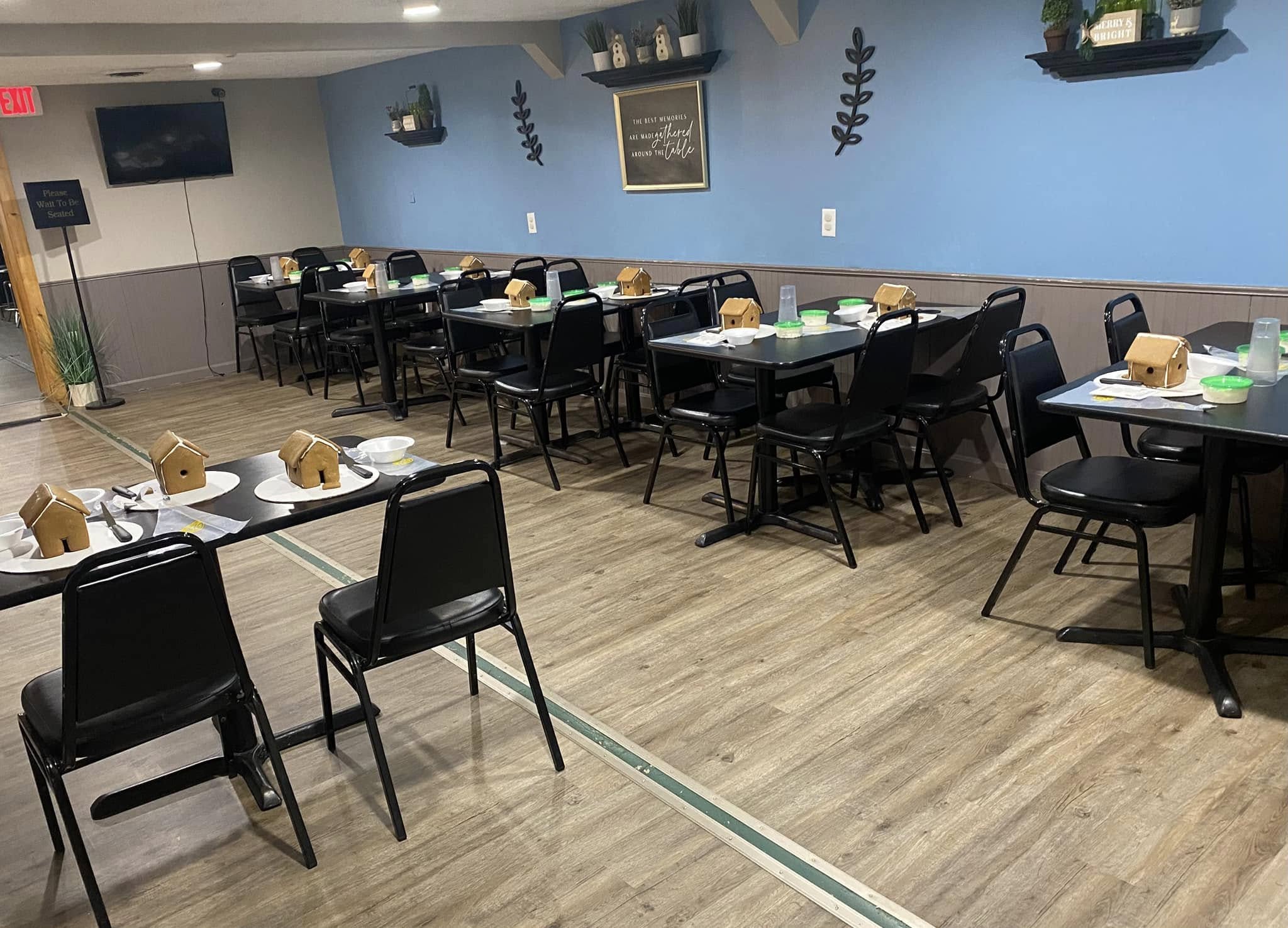 Gingerbread House Decorating Event